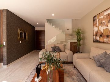CASA VENTA, CONDOMINIO CON AMENIDADES, C: 151.99 M2 T: 127.40 M2, 3 REC. 2.5 BAÑOS.