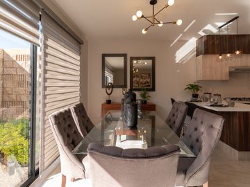 CASA VENTA, CONDOMINIO CON AMENIDADES, C: 151.99 M2 T: 127.40 M2, 3 REC. 2.5 BAÑOS.