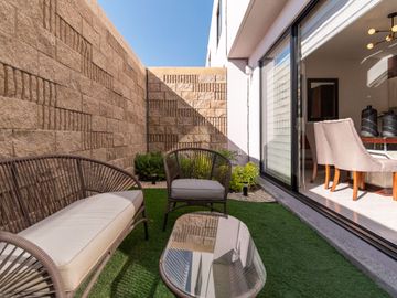 CASA VENTA, CONDOMINIO CON AMENIDADES, C: 151.99 M2 T: 127.40 M2, 3 REC. 2.5 BAÑOS.