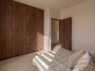 CASA VENTA, CONDOMINIO CON AMENIDADES, C: 151.99 M2 T: 127.40 M2, 3 REC. 2.5 BAÑOS.