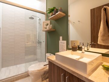 CASA VENTA, CONDOMINIO CON AMENIDADES, C: 151.99 M2 T: 127.40 M2, 3 REC. 2.5 BAÑOS.