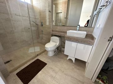 APARTAMENTO DE 4 HABITACIONES CON BAÑO