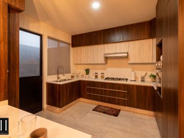 CASA VENTA, CONDOMINIO CON AMENIDADES, C: 132.75 M2 T: 119.40 M2, 3 REC. 2.5 BAÑOS.
