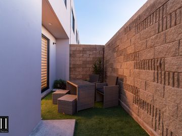 CASA VENTA, CONDOMINIO CON AMENIDADES, C: 132.75 M2 T: 119.40 M2, 3 REC. 2.5 BAÑOS.