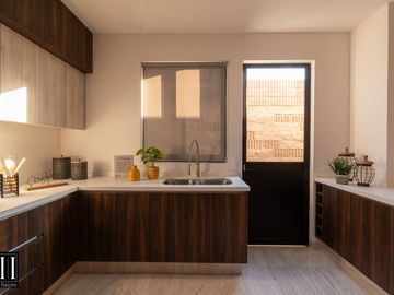 CASA VENTA, CONDOMINIO CON AMENIDADES, C: 171 M2 T: 127.40 M2, 3 REC. 2.5 BAÑOS.