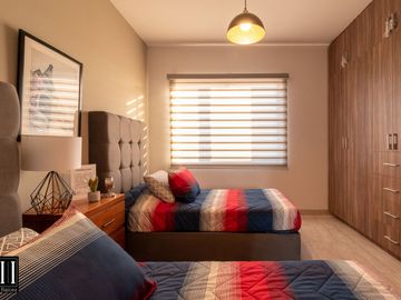 CASA VENTA, CONDOMINIO CON AMENIDADES, C: 171 M2 T: 127.40 M2, 3 REC. 2.5 BAÑOS.