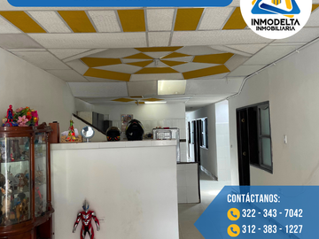 SE VENDE CASA AMPLIA CON LOCAL EN EL MANCERA