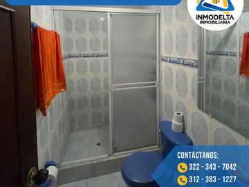 SE VENDE CASA AMPLIA CON LOCAL EN EL MANCERA