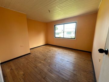 Se Vende Amplia Propiedad Habitacional / Comercial  en Avenida principal de Paillaco, Región de Los Ríos.