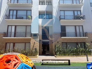 Departamento en PB con jardín privado de 65 m2 en conjunto con amenidades.