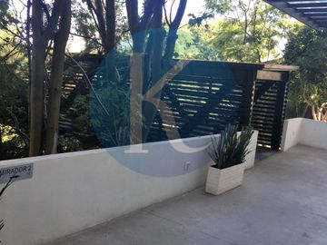 Departamento en PB con jardín privado de 65 m2 en conjunto con amenidades.
