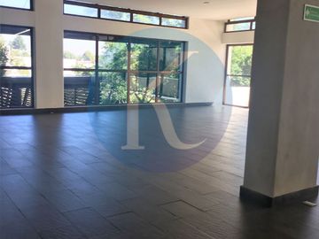 Departamento en PB con jardín privado de 65 m2 en conjunto con amenidades.