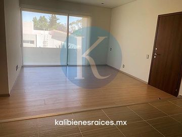 Departamento en PB con jardín privado de 65 m2 en conjunto con amenidades.