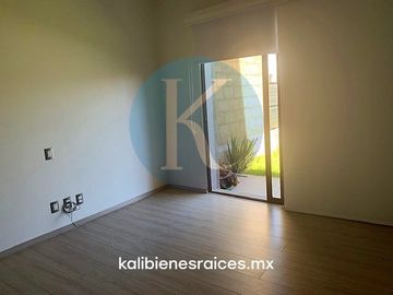 Departamento en PB con jardín privado de 65 m2 en conjunto con amenidades.