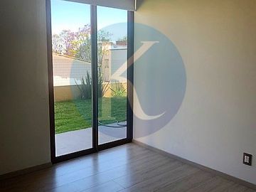Departamento en PB con jardín privado de 65 m2 en conjunto con amenidades.