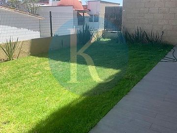 Departamento en PB con jardín privado de 65 m2 en conjunto con amenidades.