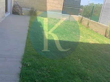 Departamento en PB con jardín privado de 65 m2 en conjunto con amenidades.