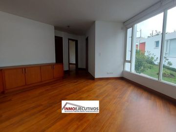 Espectacular Casa de Venta, doble seguridad en conjunto de 4 casas. LA VIÑA-TUMBACO
