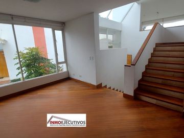 Espectacular Casa de Venta, doble seguridad en conjunto de 4 casas. LA VIÑA-TUMBACO