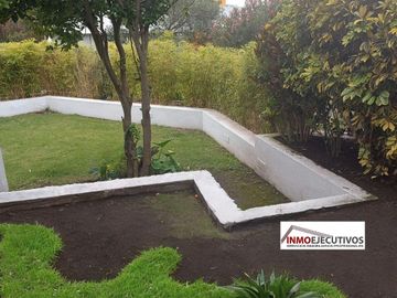 Espectacular Casa de Venta, doble seguridad en conjunto de 4 casas. LA VIÑA-TUMBACO