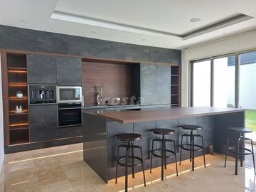 LUJOSA MANSION EN VENTA ES UNA GRAN CASA EN EL CENTRO DE CANCUN