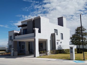EN VENTA HERMOSA CASA DE 2 HABITACIONES A 45 MINS DE CDMX