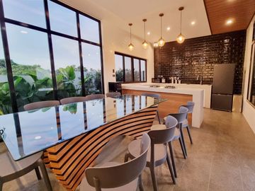 FOR SALE - Fully Furnished Corner House and Lot in Pineview Heights, Tagaytay, Cavite