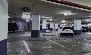 🚗 Parking Space Alert! Prime Location in Eastwood Parkview. Lease or Own Your Spot Today. Act Fast Before It's Gone! 🅿️🏡