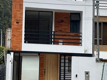Elegante villa en venta por estrenar sector Río Amarillo, exclusivo sector, crédito VIP.