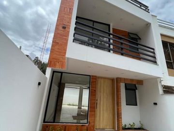 Elegante villa en venta por estrenar sector Río Amarillo, exclusivo sector, crédito VIP.