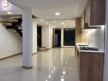 Elegante villa en venta por estrenar sector Río Amarillo, exclusivo sector, crédito VIP.