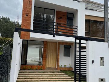 Elegante villa en venta por estrenar sector Río Amarillo, exclusivo sector, crédito VIP.