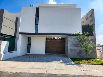 CASA EN VENTA, JURIQUILLA QRO.