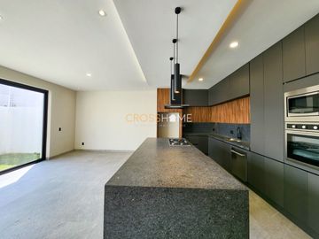 CASA EN VENTA, JURIQUILLA QRO.