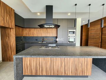 CASA EN VENTA, JURIQUILLA QRO.