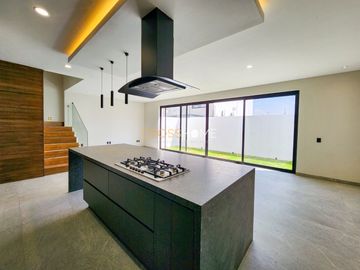 CASA EN VENTA, JURIQUILLA QRO.