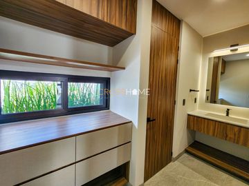 CASA EN VENTA, JURIQUILLA QRO.