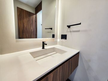 CASA EN VENTA, JURIQUILLA QRO.