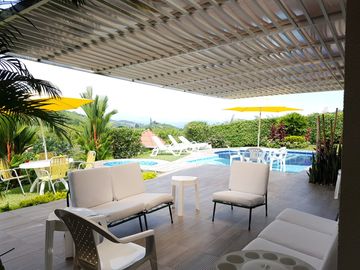 EXCLUSIVA CASA CAMPESTRE. Sector San Bernardo del viento (Manizales).