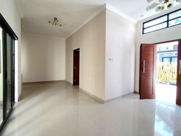 Rumah Cantik Minimalis di Trimulyo dekat Jalan Turi