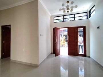 Rumah Cantik Minimalis di Trimulyo dekat Jalan Turi
