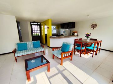 ✅ VENDO CONFORTABLE CASA DOS PLANTAS CON TERRAZA. (TONSUPA - ECUADOR)