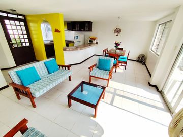 ✅ VENDO CONFORTABLE CASA DOS PLANTAS CON TERRAZA. (TONSUPA - ECUADOR)