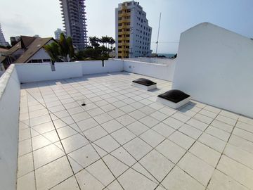 ✅ VENDO CONFORTABLE CASA DOS PLANTAS CON TERRAZA. (TONSUPA - ECUADOR)