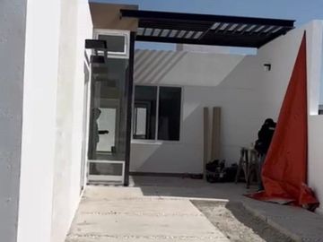 SE VENDE Casa en Mayorazgo
