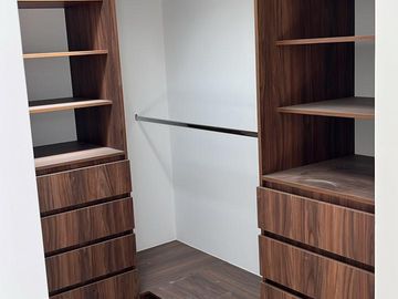 SE VENDE Casa en Mayorazgo