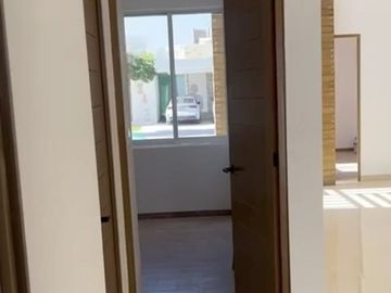 SE VENDE Casa en Mayorazgo
