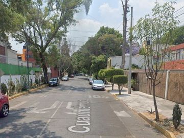 Casa en Col. Del Carmen, CDMX.