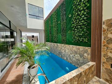 HERMOSA CASA DE ESTRENO CON PISCINA EN VENTA EN URB.ALAMEDA COUNTRY CLUB CASTILLA