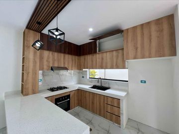 HERMOSA CASA DE ESTRENO CON PISCINA EN VENTA EN URB.ALAMEDA COUNTRY CLUB CASTILLA
